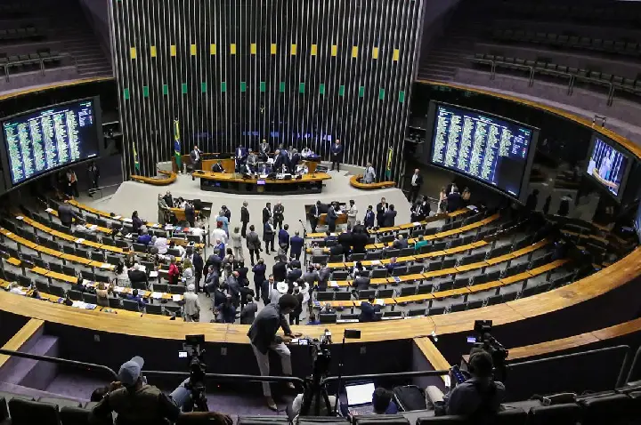 Câmara inicia análise de projeto sobre exploração de minerais críticos