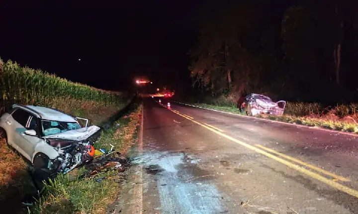 COLISÃO NA PR-180 DEIXA DUAS MULHERES GRAVEMENTE FERIDAS EM CASCAVEL