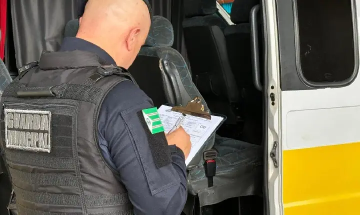 Esclarecimento sobre apreensão de ônibus escolar