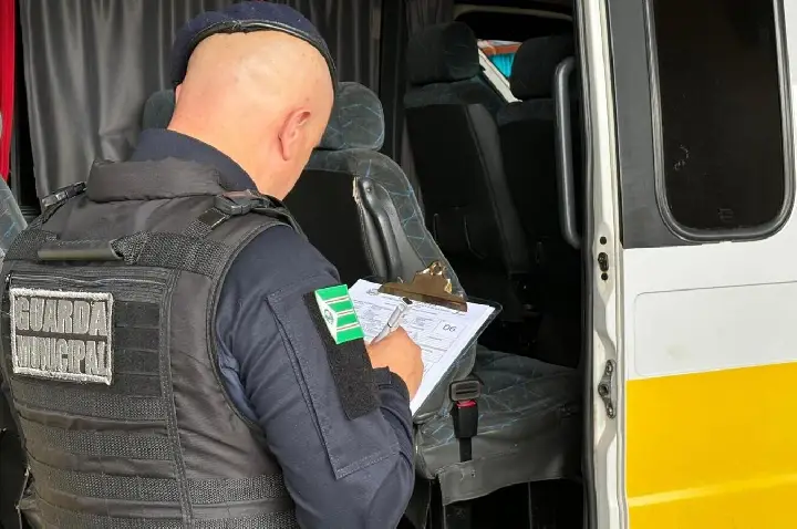 Esclarecimento sobre apreensão de ônibus escolar
