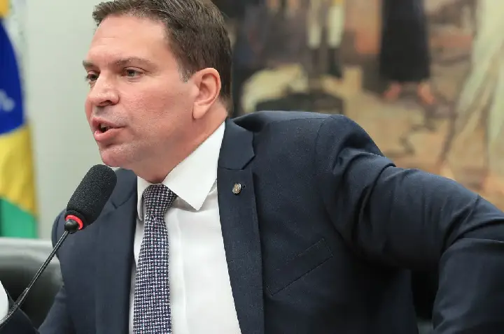 Foragido nos EUA, Ramagem é ouvido pelo STF por videoconferência 