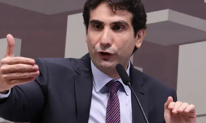Galípolo descreve ação do Master que chamou atenção do Banco Central