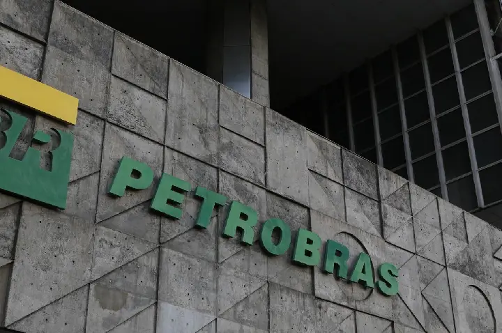 Petrobras implementa desconto no diesel a partir de segunda-feira
