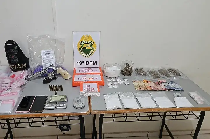 ROTAM apreende mais de 3 kg de cocaína e arma calibre .357 em Toledo