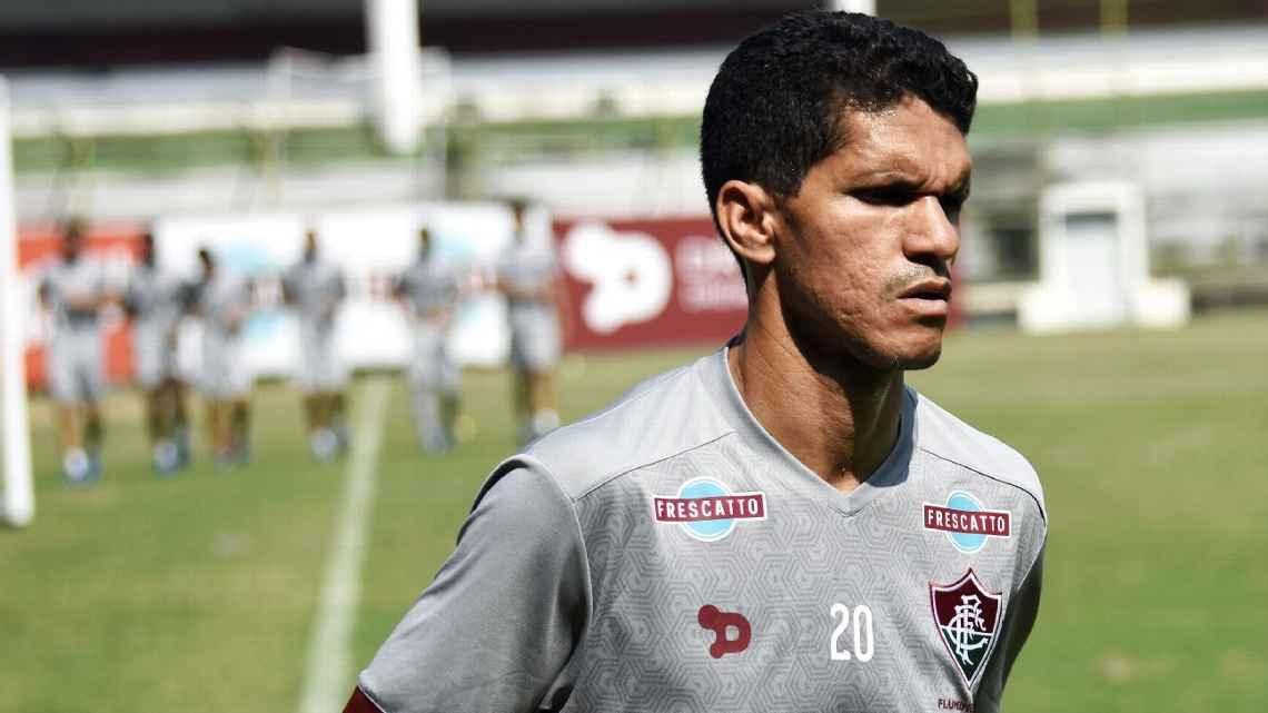 PF apreendeu carros e aviões de golpista que levou R$ 32 mi de ex-seleção