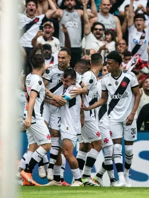 Vasco vence Atlético-MG por 1 a 0 em reencontro com a torcida no Maracanã