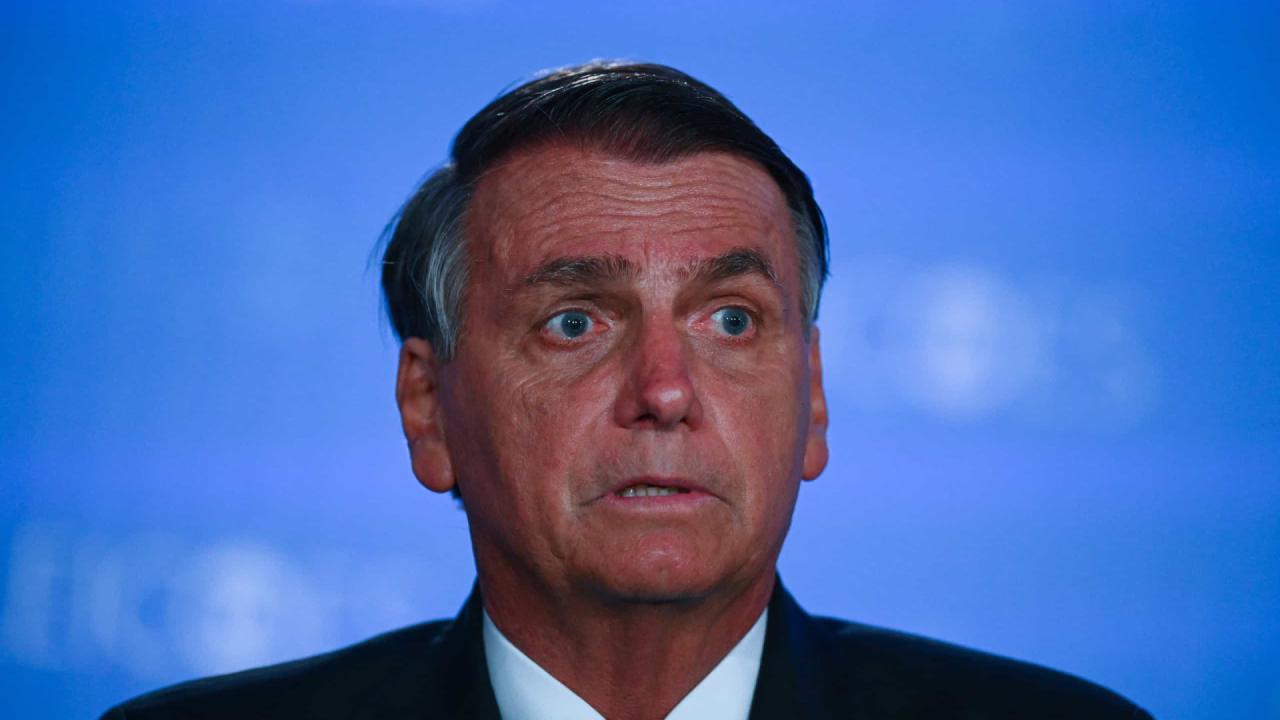 Bolsonaro é internado em SP para passar por novas cirurgias