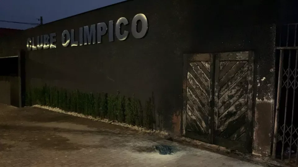 Bombeiros combatem princípio de incêndio no Clube Olimpico de  Cascavel