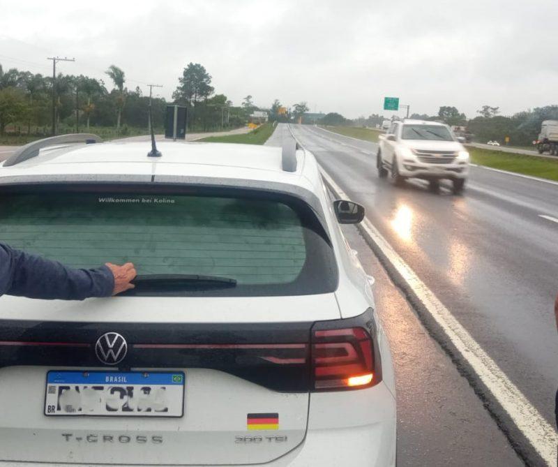 Motorista dirige cerca de 20 quilômetros na contramão da BR-101 no Sul de SC