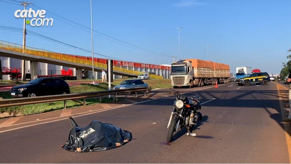 Ciclista morre em grave acidente na BR 277, no Trevo Cataratas