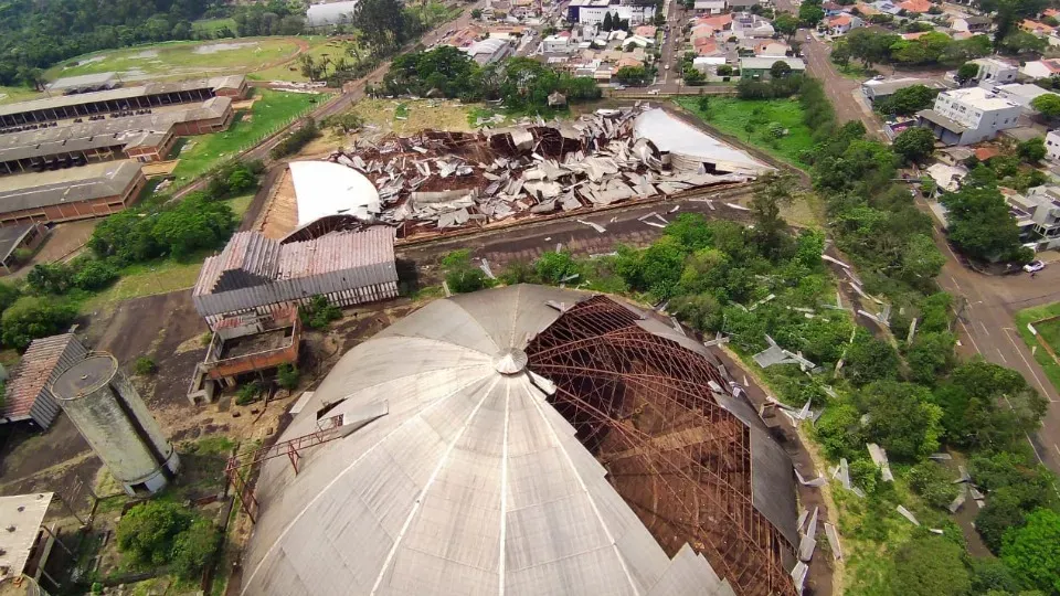 Destruição em Cascavel foi causada por tornado, confirma Simepar