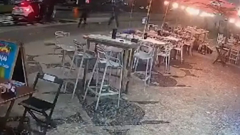 Homens armados matam três médicos na orla do Rio de Janeiro