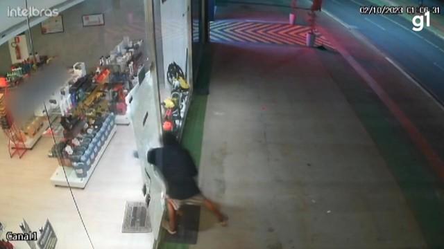 Loja é furtada três vezes na mesma noite por pessoas diferentes em Londrina