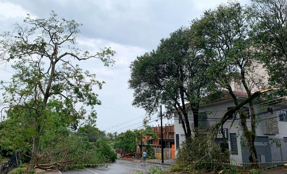 Temporais afetam fornecimento de energia e água no Estado; Defesa Civil atua no atendimento