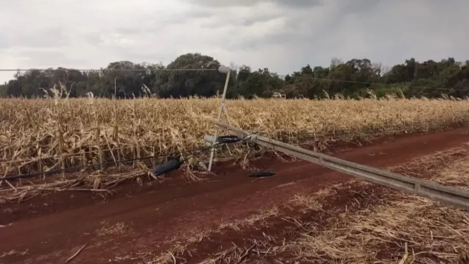 Temporal deixa 59 mil unidades sem luz em Cascavel