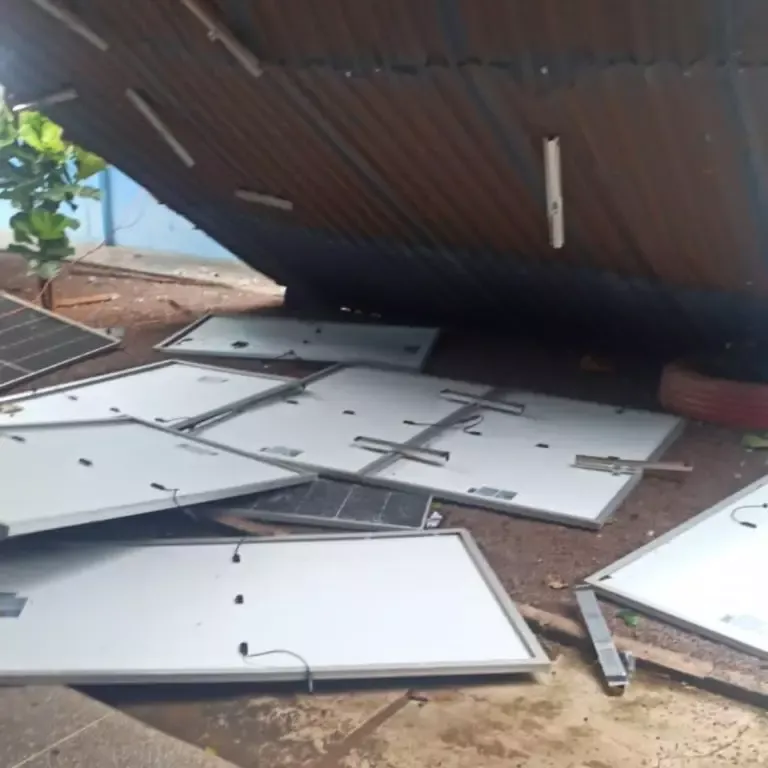 Vendaval destrói escola e ginásio em Maripá e arranca telhados e placas solares