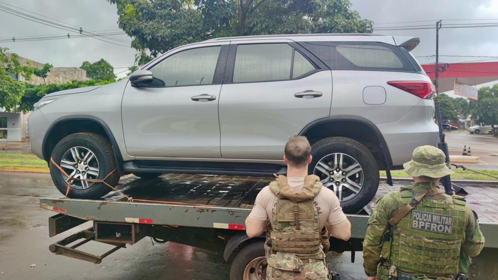 BPFRON e Polícia Federal apreendem armas, munições, drogas e veículo em Guaíra-PR