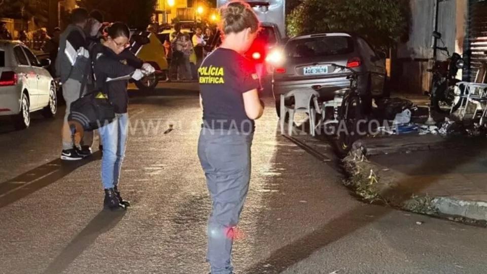 Dois homens são mortos a tiros e duas jovens ficam feridas no interior do PR