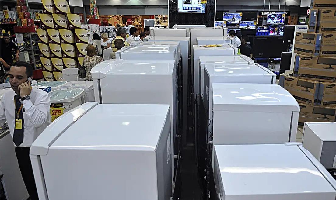 Após mudanças do governo Lula, geladeira mais barata custará pelo menos R$ 4.000, prevê indústria