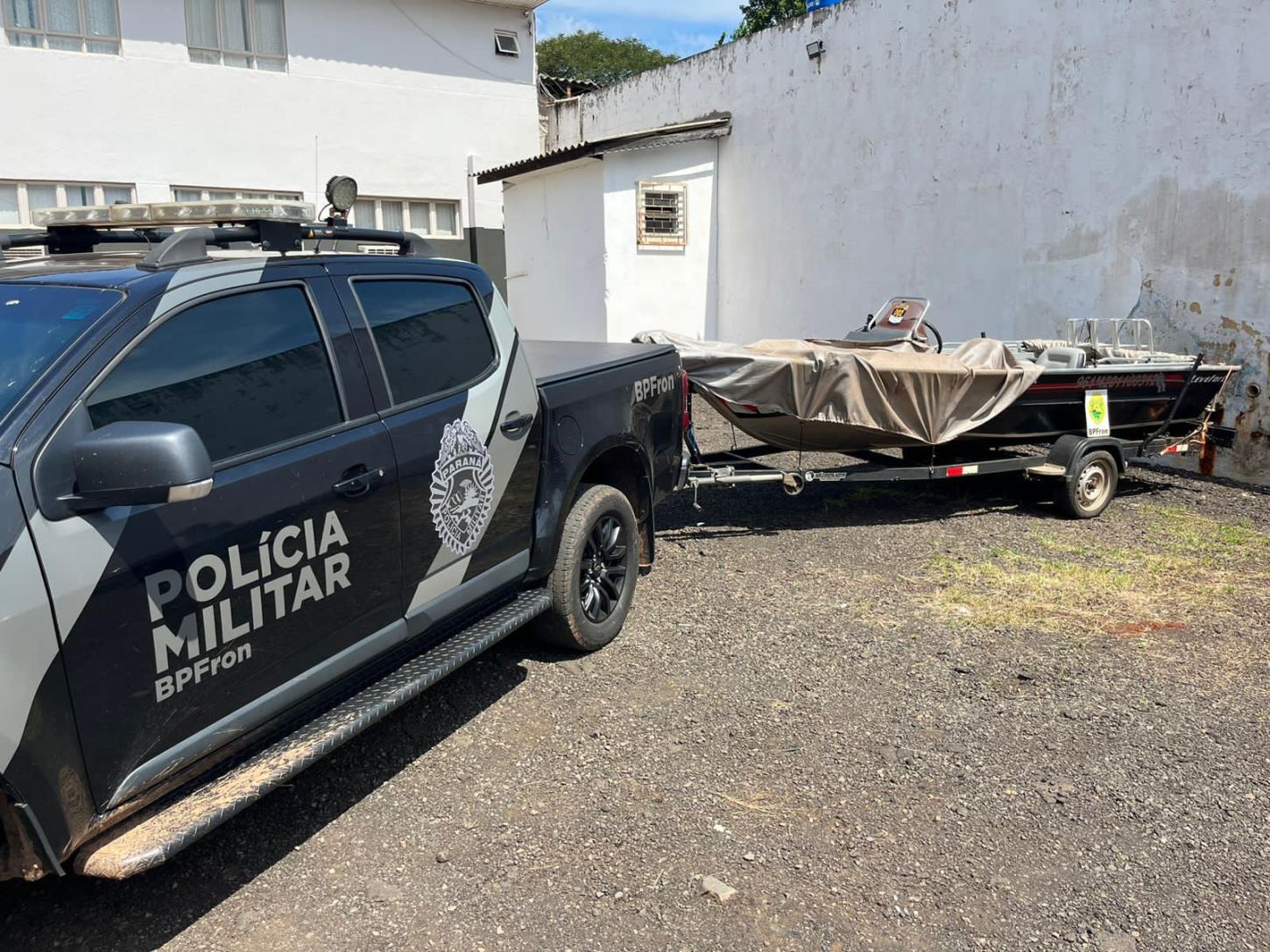 BPFRON e 14° BPM recuperam embarcação e carretinha furtadas em Foz do Iguaçu - PR