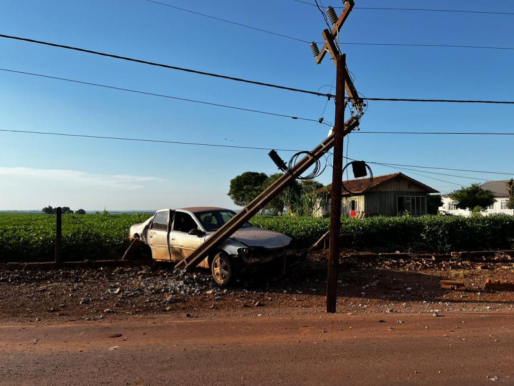 Morador de Nova Santa Rosa é detido após derrubar dois postes em Novo Blumenau