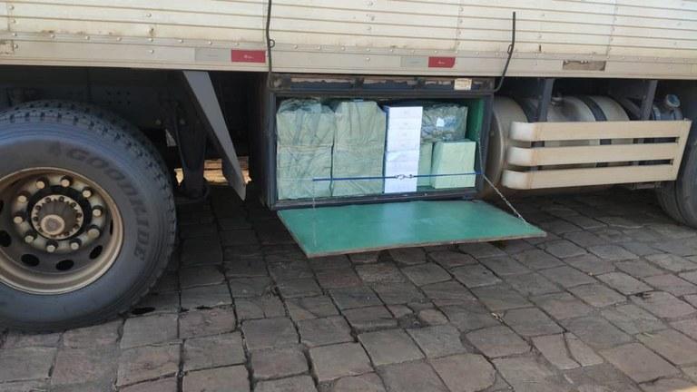 PF e PM prendem três em flagrante por contrabando de produtos do Paraguai
