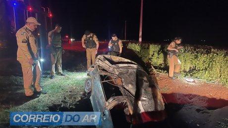 Carro incendeia após grave acidente em Palotina