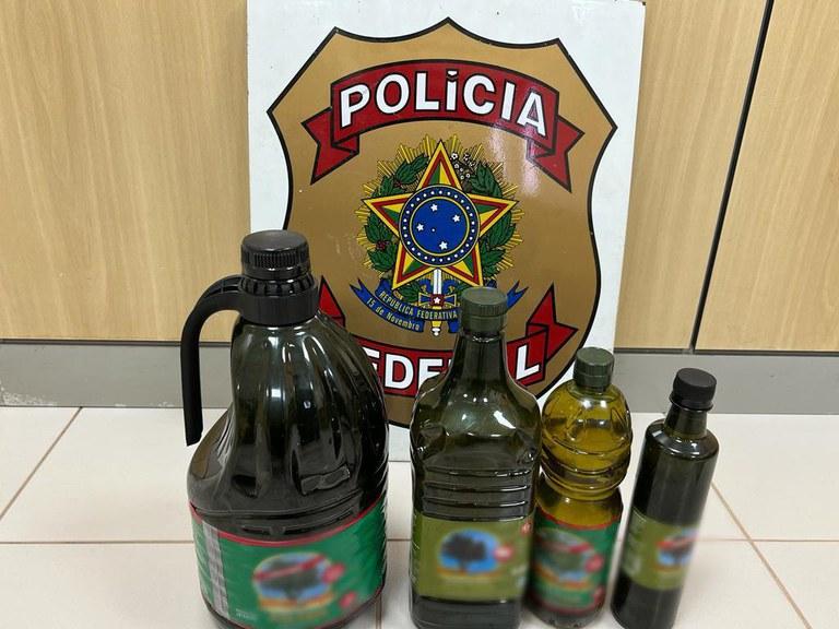 PF e Receita Federal apreendem 150 litros de azeite adulterado no PR