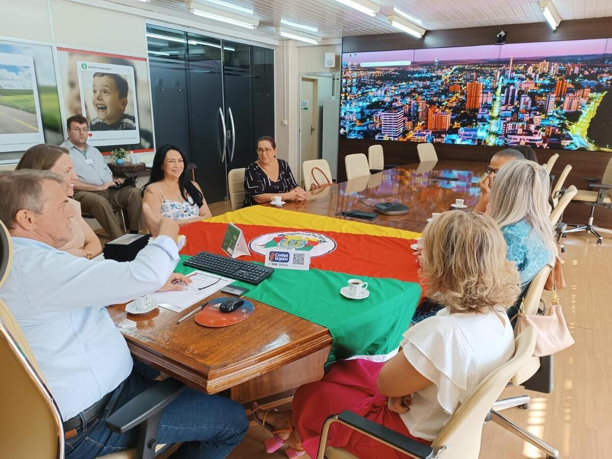 Ato no Gabinete do Prefeito marca aposentadoria de cinco servidoras