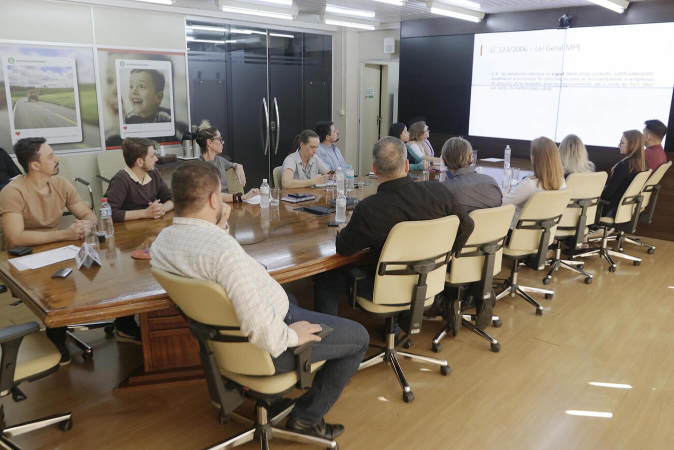 Toledo Compra Toledo: grupo de trabalho define plano de ação do programa