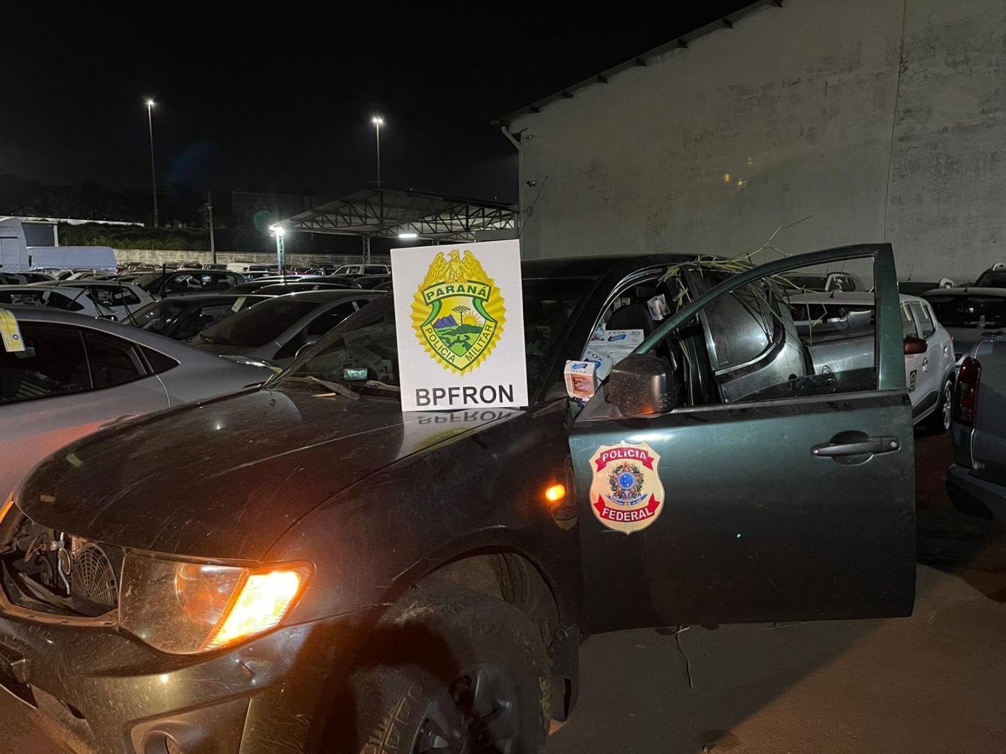 BPFRON, PF e RF apreendem veículo carregado com cigarros contrabandeados em Cascavel-PR