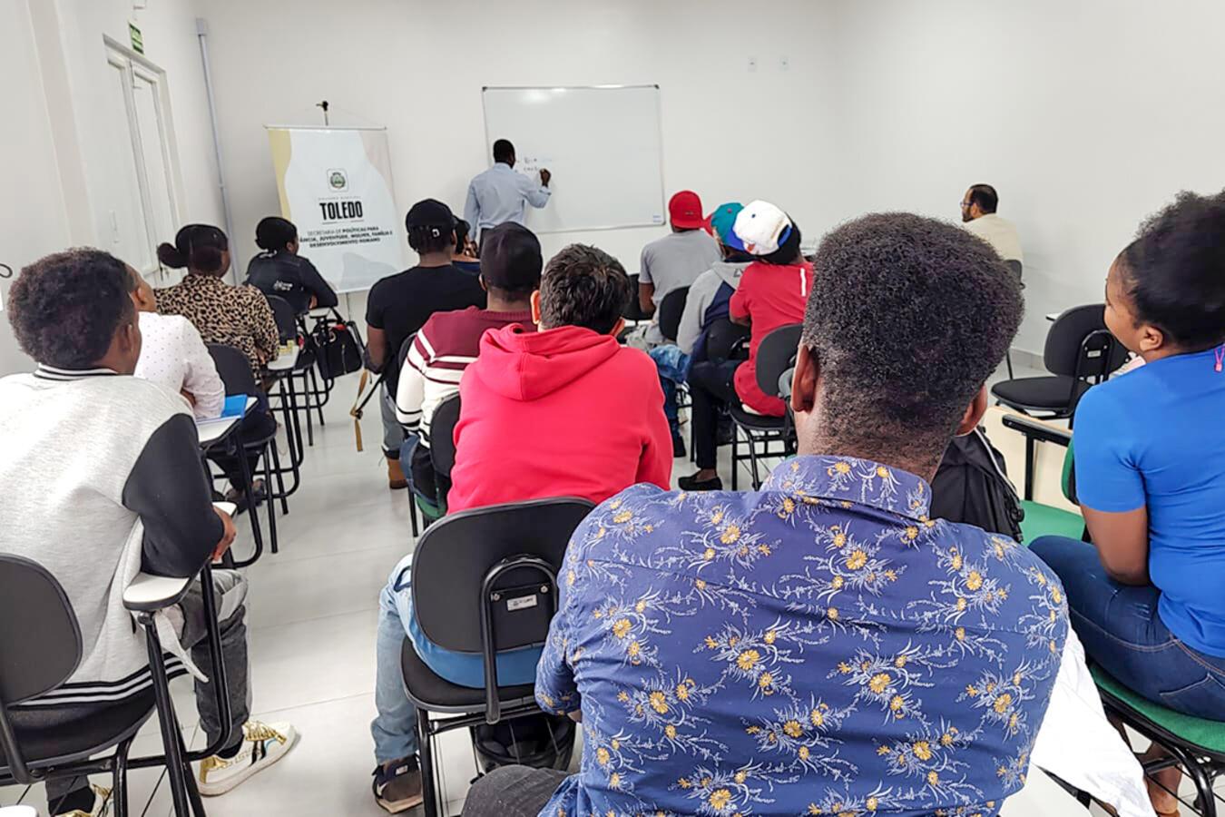 Inclusão cultural: SMDH promove aulas inaugurais de cursos de línguas