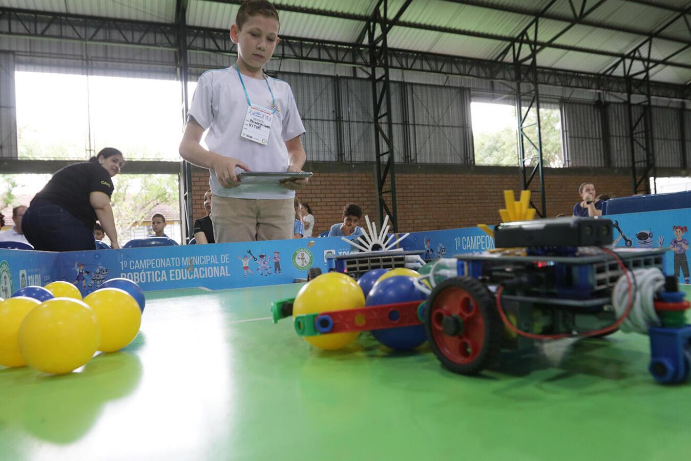 Usina do Conhecimento recebe final do 2º Campeonato Municipal de Robótica Educacional