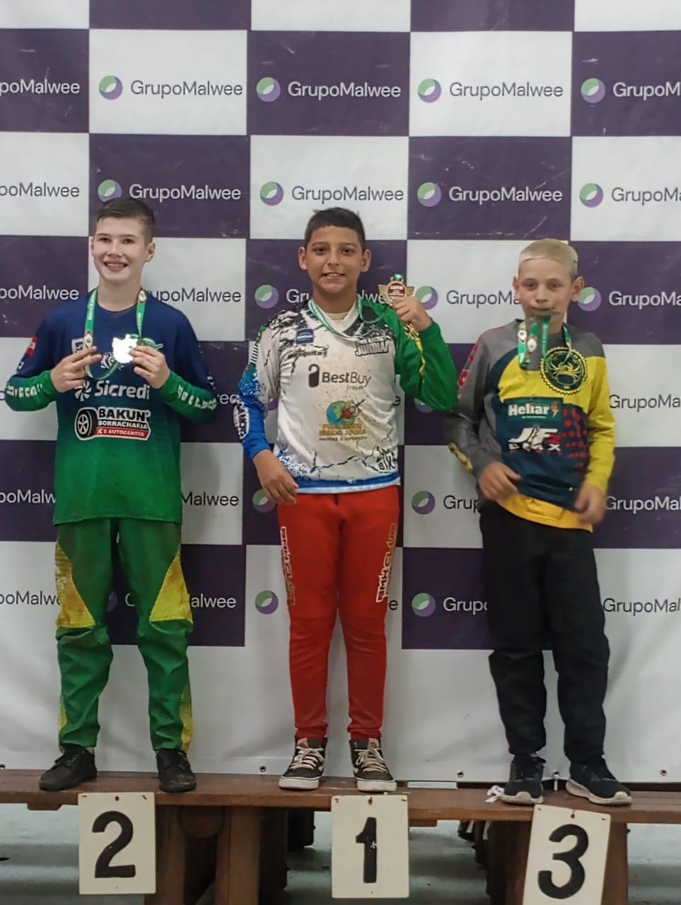 Atleta de Toledo Heitor Isaque conquista a última etapa do Campeonato Catarinense de Bicicross.