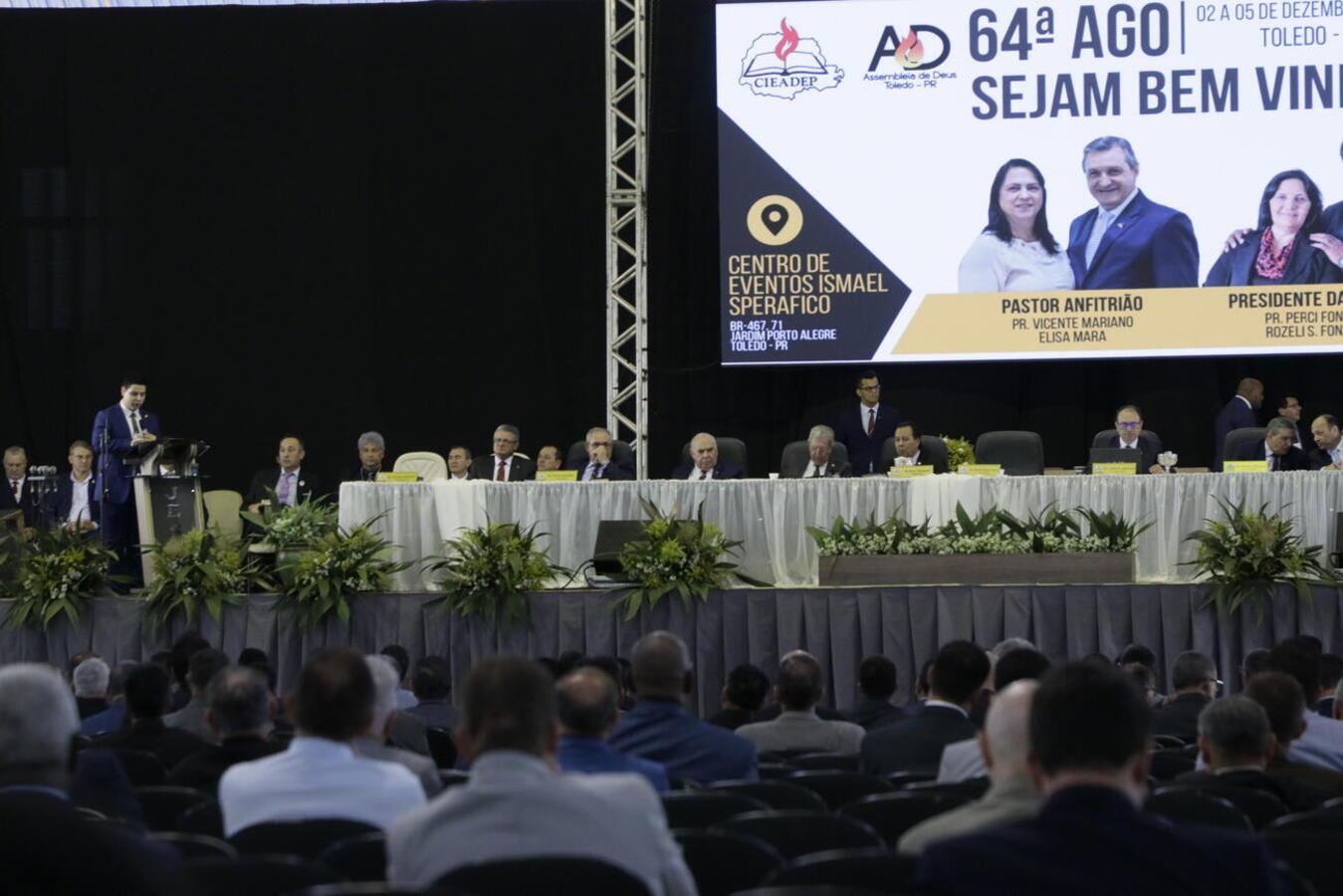 Executivo prestigia evento paranaense de pastores evangélicos