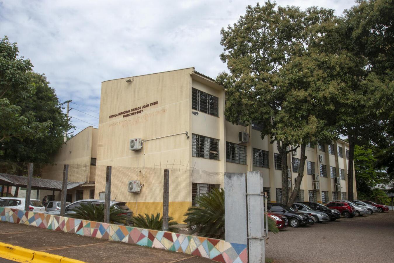 Após pequeno incêndio na cozinha, Carlos João Treis retoma rotina normal