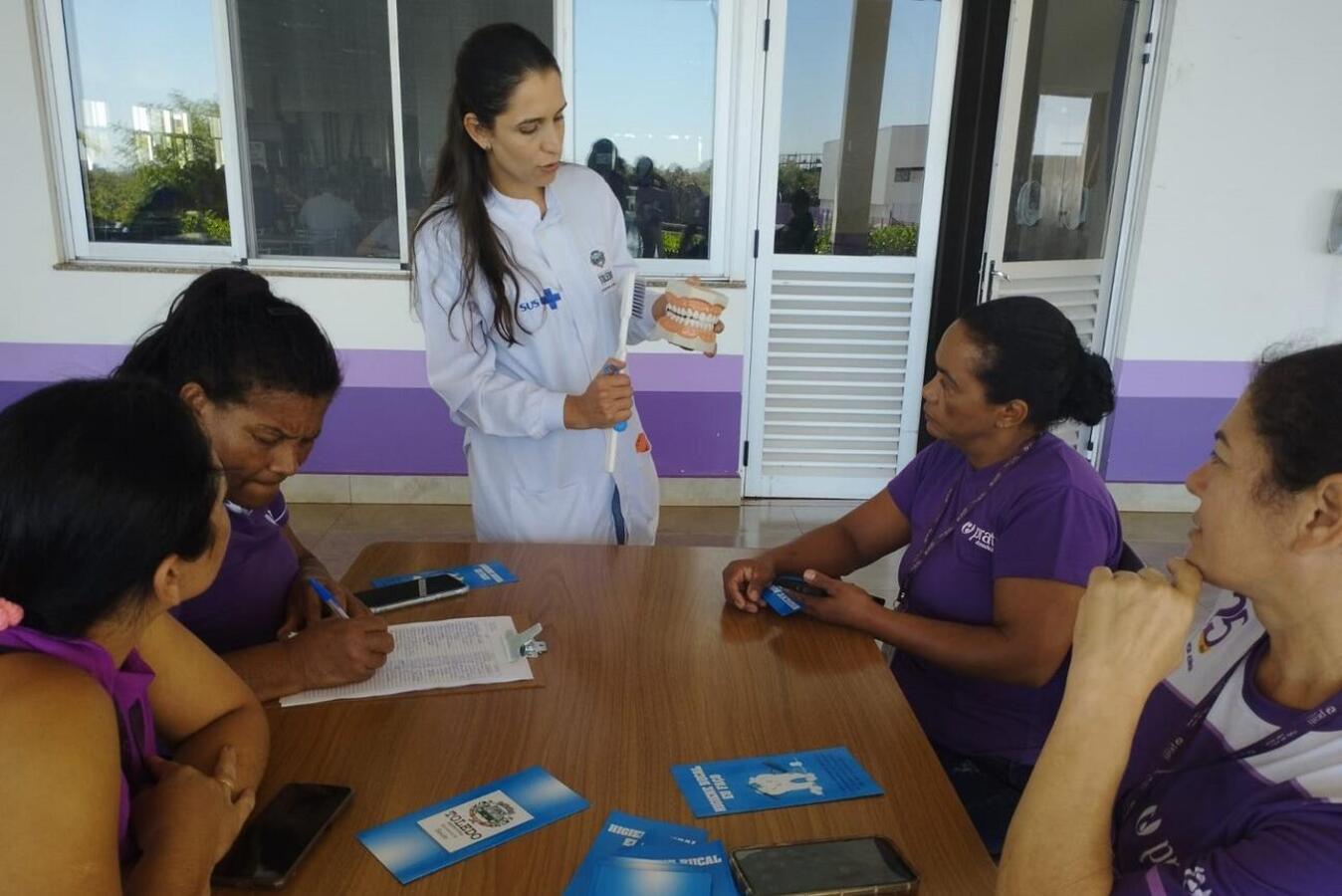 Equipe de Odontologia do Centro de Saúde promove ação educativa na Prati