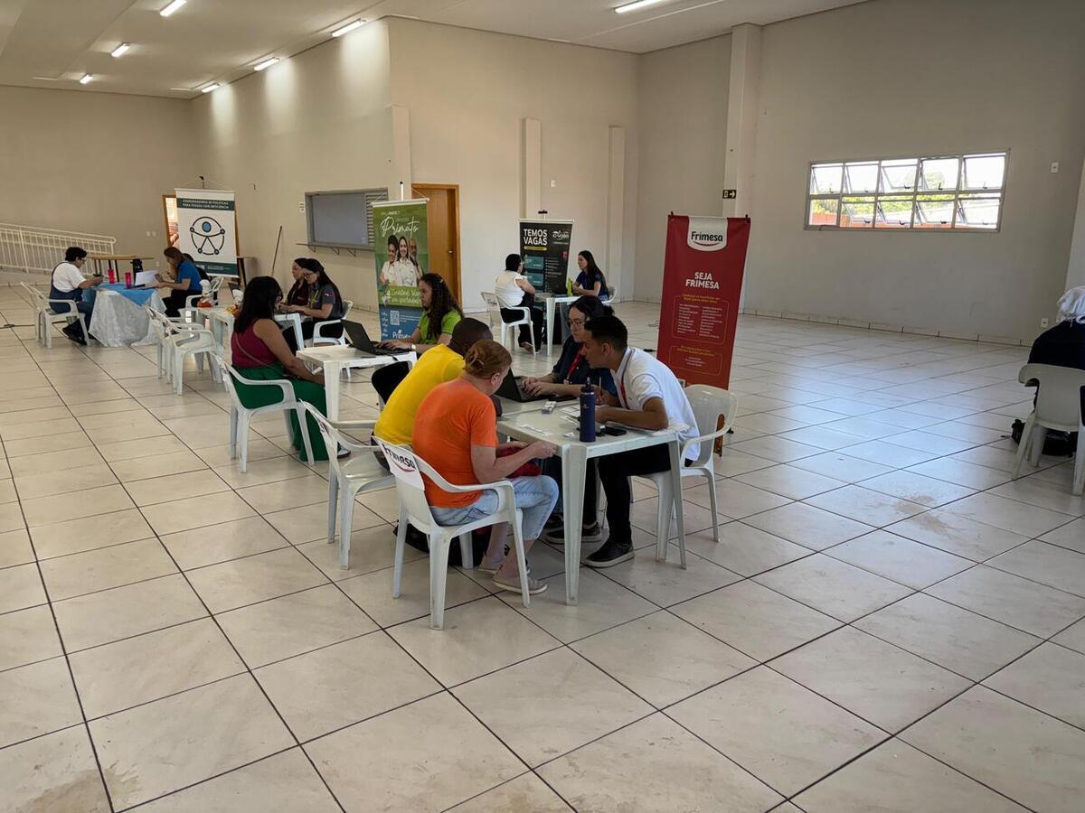 Sine em Movimento realiza 220 atendimentos para vagas de emprego
