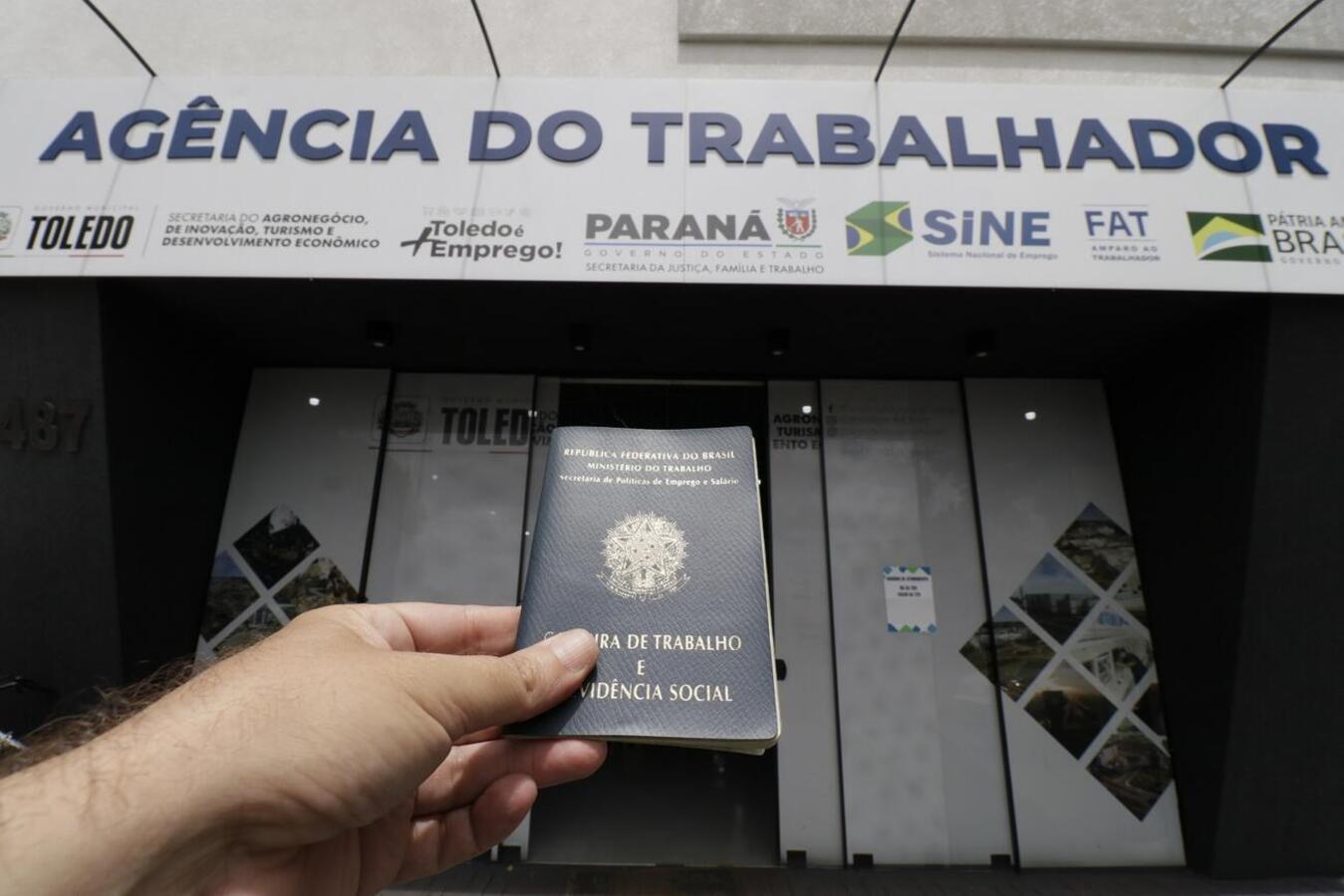 Agência do Trabalhador promove SINE em Movimento no dia do trabalhador