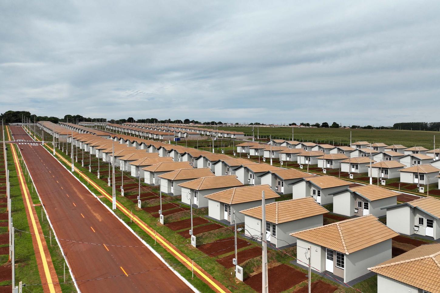 Governador inaugura bairro planejado com 371 casas em Assis Chateubriand