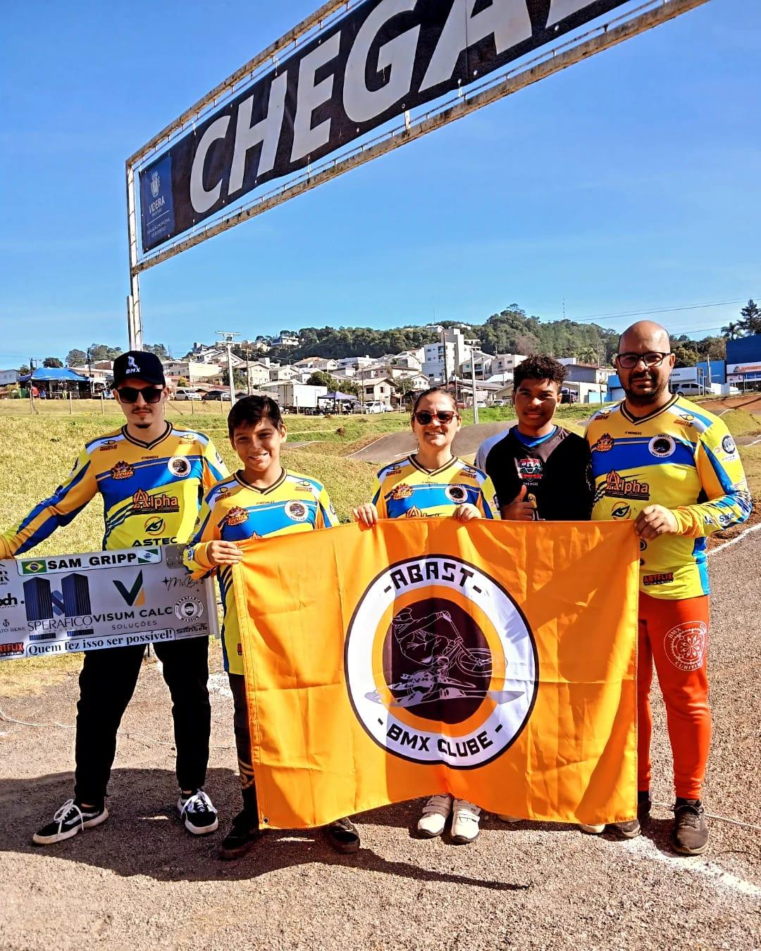 BICICROSS DE TOLEDO CONQUISTA 7 MEDALHAS NA ABERTURA DO CAMPEONATO CATARINENSE