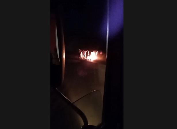 Manifestação indígena interdita a BR-272 em Terra Roxa