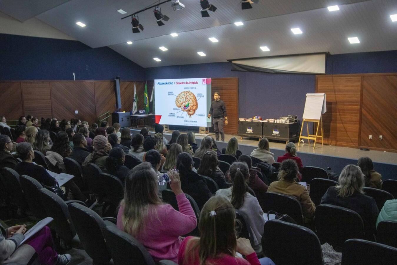 Servidores municipais da região participam de treinamento em Toledo