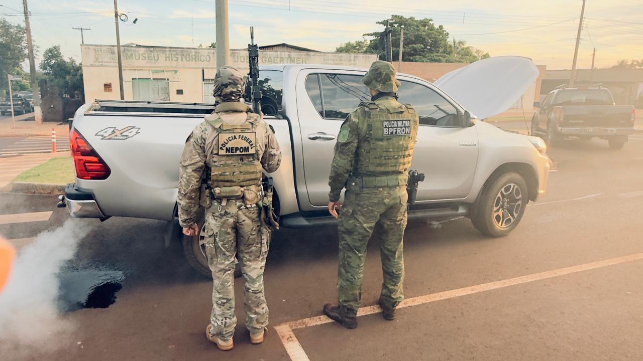 Caminhonete roubada é apreendida em porto clandestino durante operação