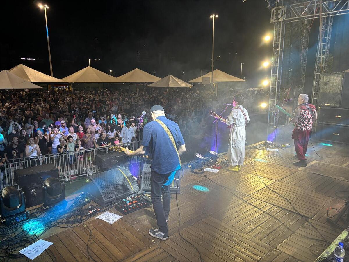 Cerca de 10 mil pessoas agitam o Parque Diva Paim Barth durante a Virada Cultural