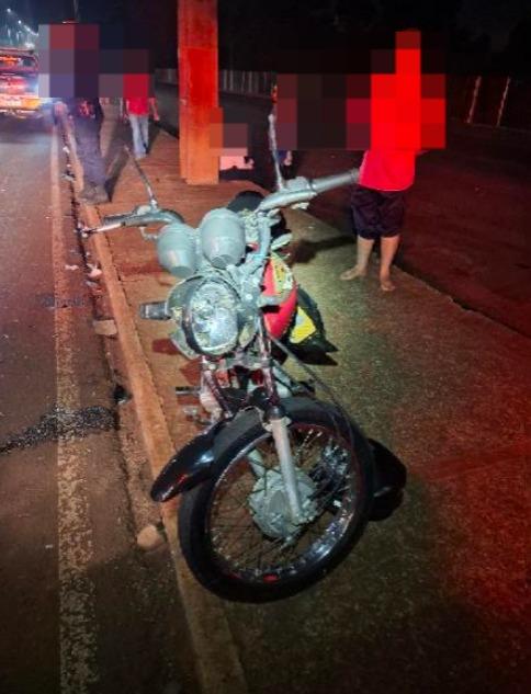 Colisão entre moto e carro deixa dois feridos  na Avenida Egydio Geronymo Munaretto, em Toledo