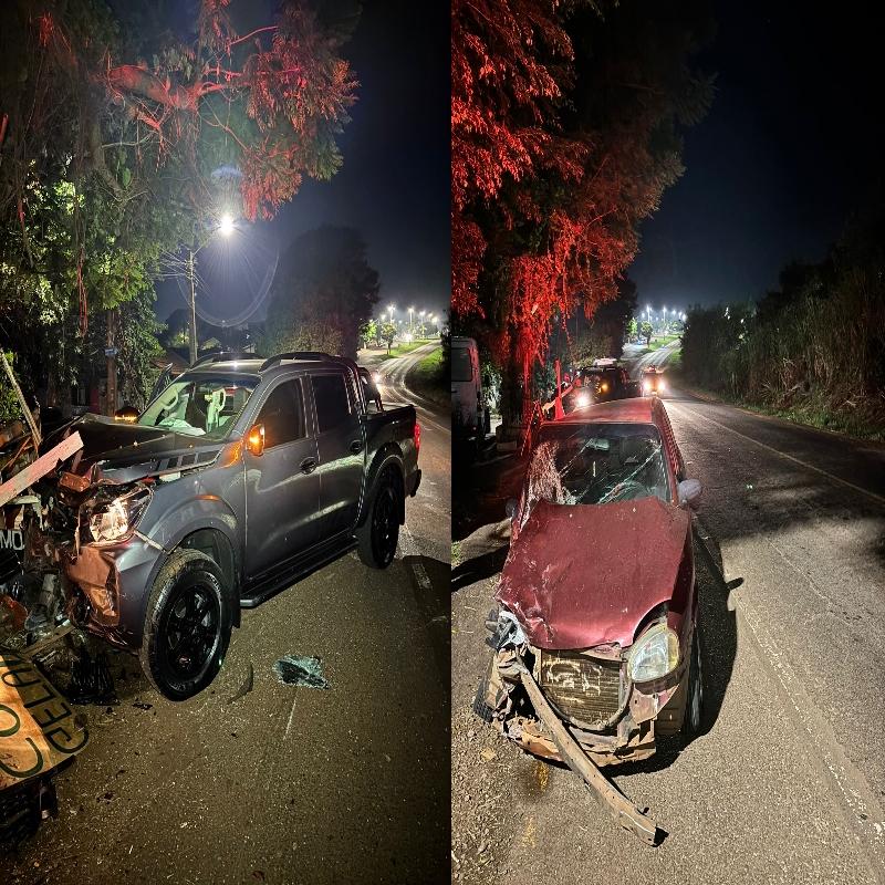 Acidente entre Frontier e Corsa deixa motorista ferido na Avenida Egydio Geronymo Munaretto, em Toledo