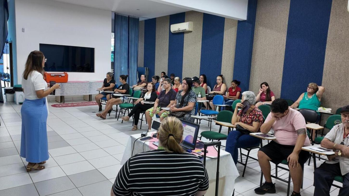Secretaria da Mulher realiza ação com usuários do Cras 3 no CJU Coopagro