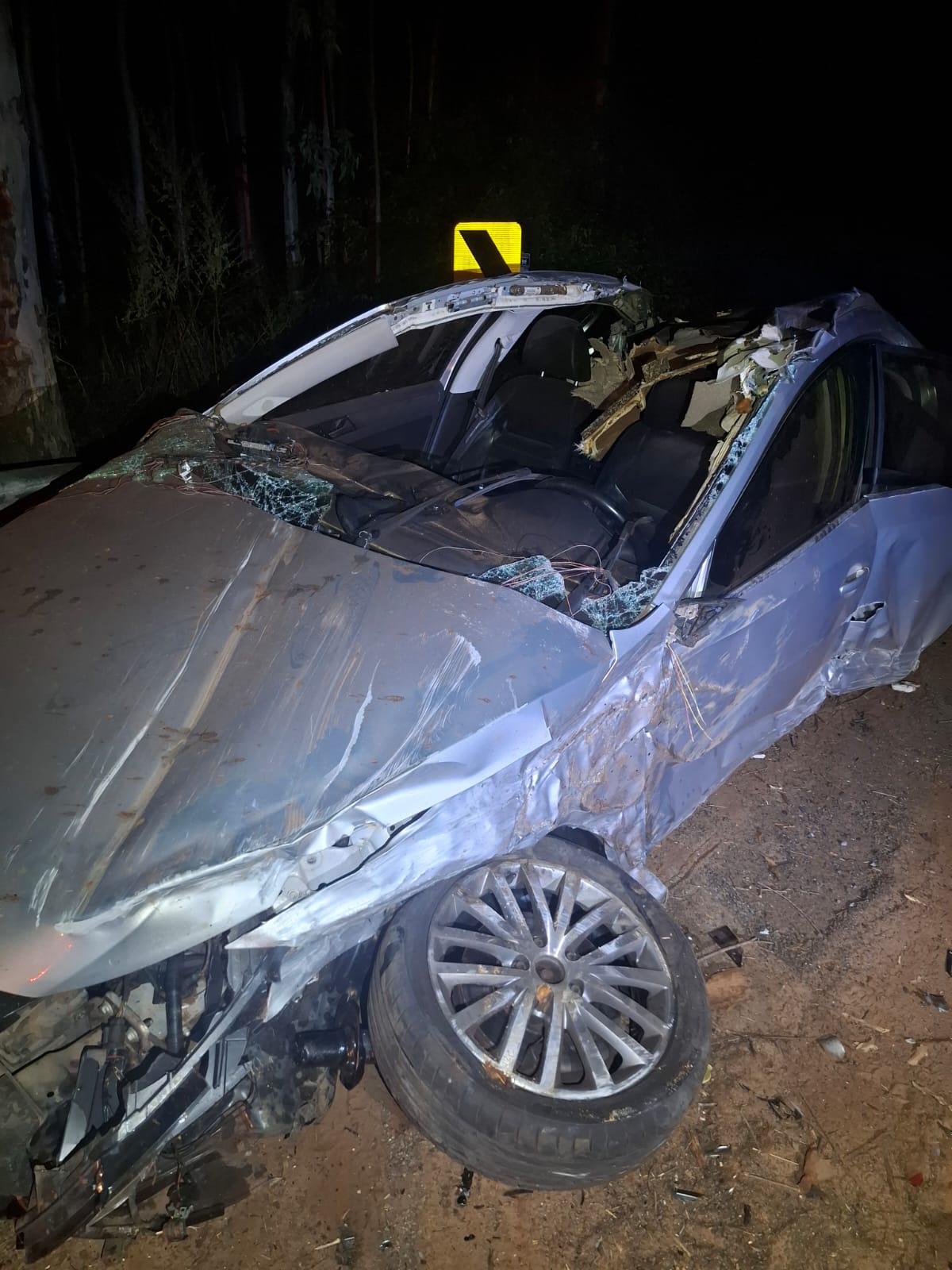 Um grave acidente foi registrado na madrugada deste sábado (19) na PR-490, no trecho entre Altônia e São Jorge do Patrocínio.