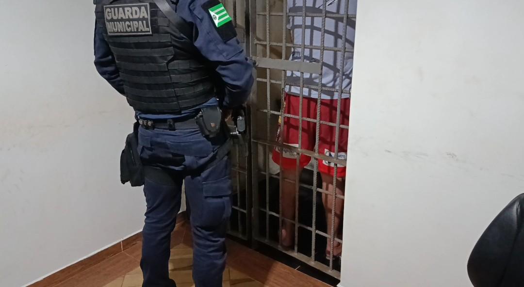 Homem é preso após agredir companheira na frente do filho em Toledo